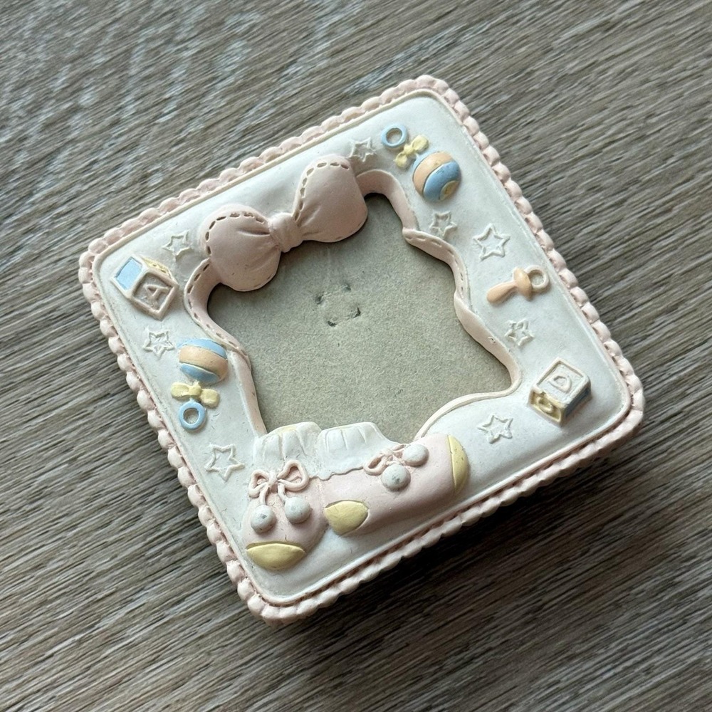 Vintage Baby Girl Nursery Mini 3D Picture Frame Pink Resin Bow Booties 1.5x1.5